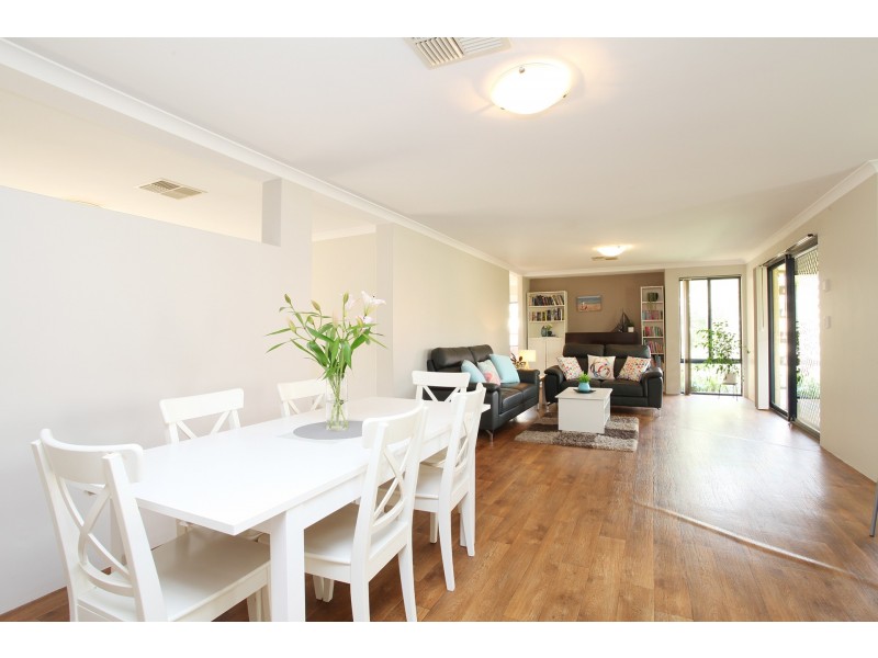 6 Kwella Entrance, Greenfields WA 6210