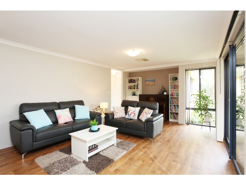 6 Kwella Entrance, Greenfields WA 6210