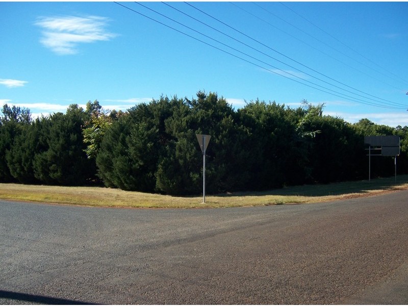 20 Earl Street, Memerambi QLD 4610