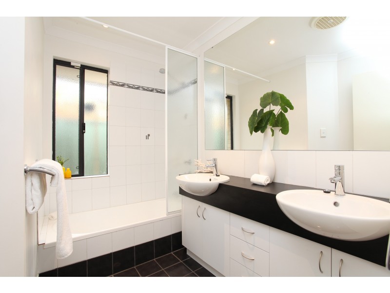 135 Beenyup Road, Atwell WA 6164