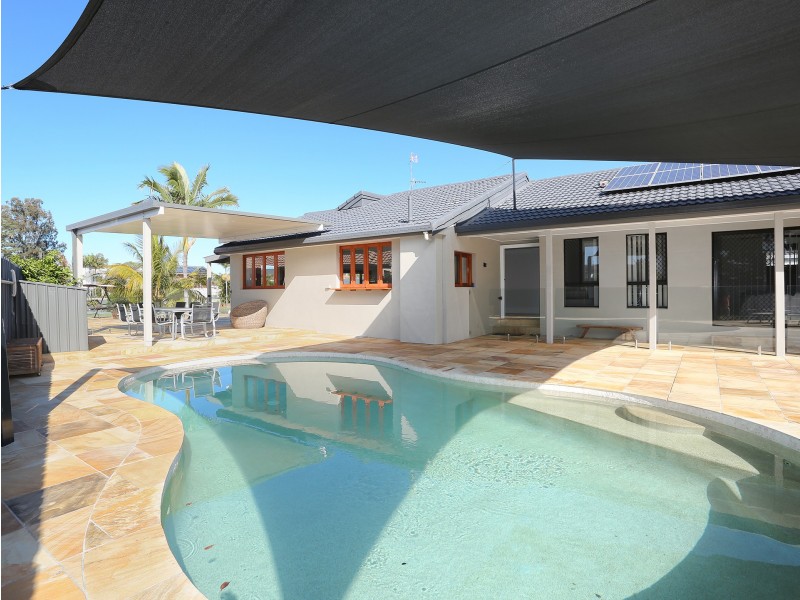 73 River Crescent, Broadbeach Waters QLD 4218