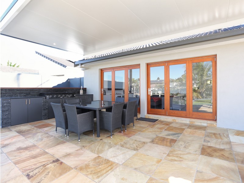 73 River Crescent, Broadbeach Waters QLD 4218