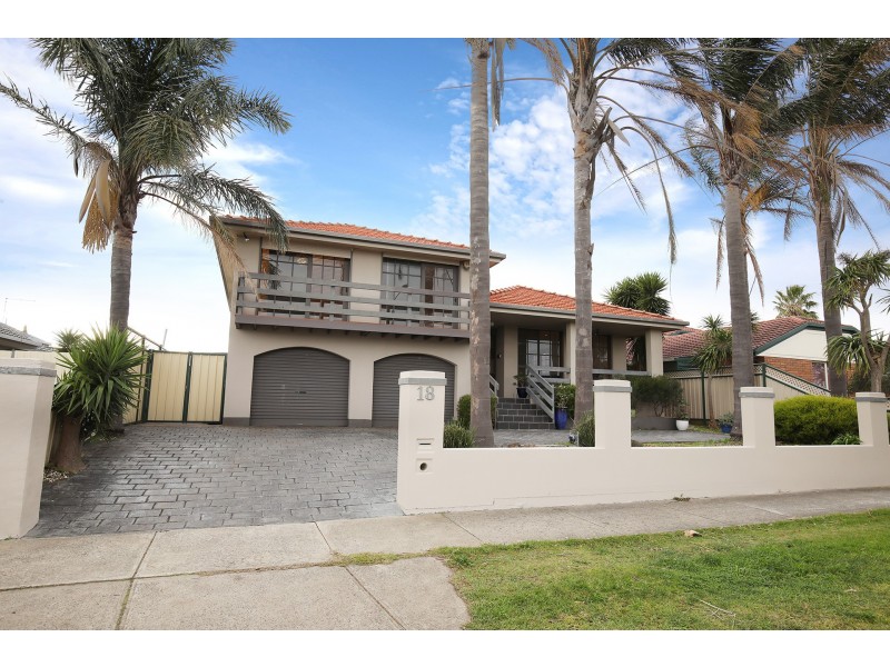 18 Centenary Drive, Mill Park VIC 3082