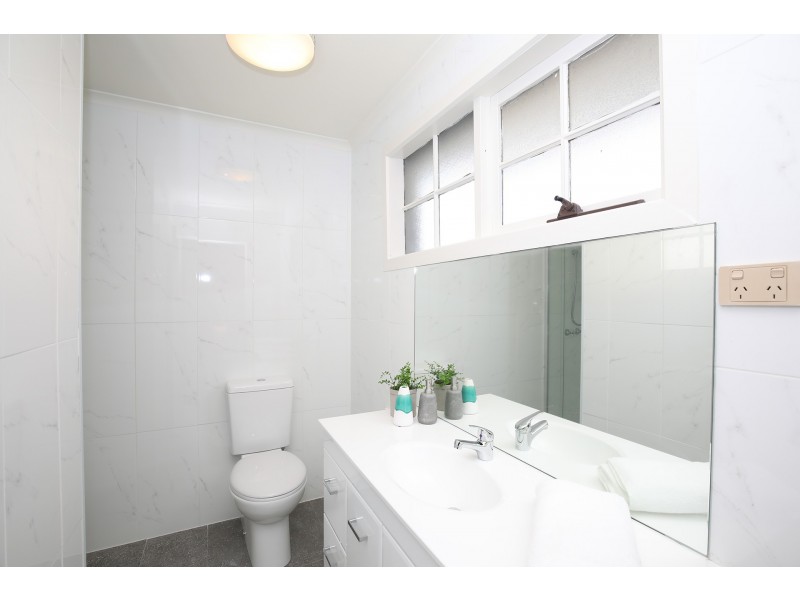 18 Centenary Drive, Mill Park VIC 3082