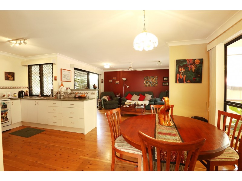 15 Borrows Street, Russell Island QLD 4184