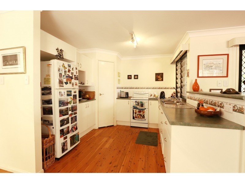 15 Borrows Street, Russell Island QLD 4184