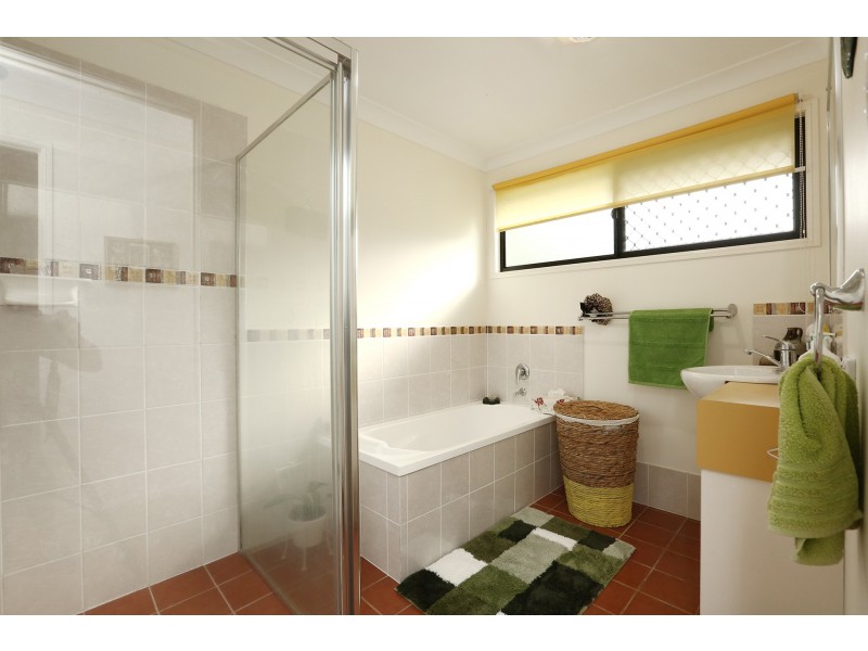 15 Borrows Street, Russell Island QLD 4184