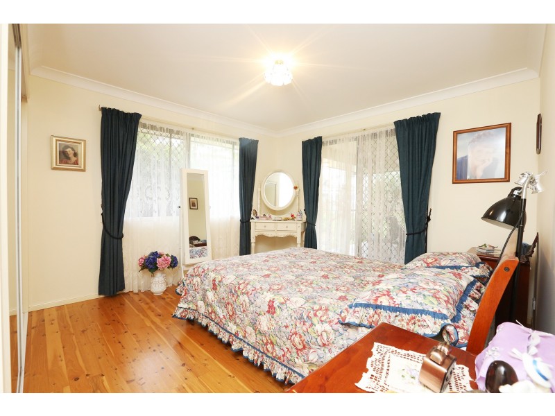 15 Borrows Street, Russell Island QLD 4184