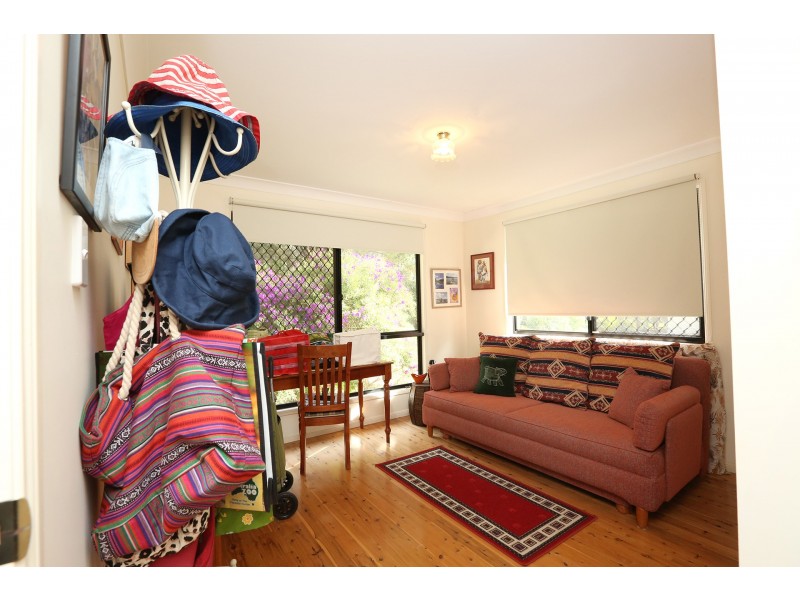 15 Borrows Street, Russell Island QLD 4184