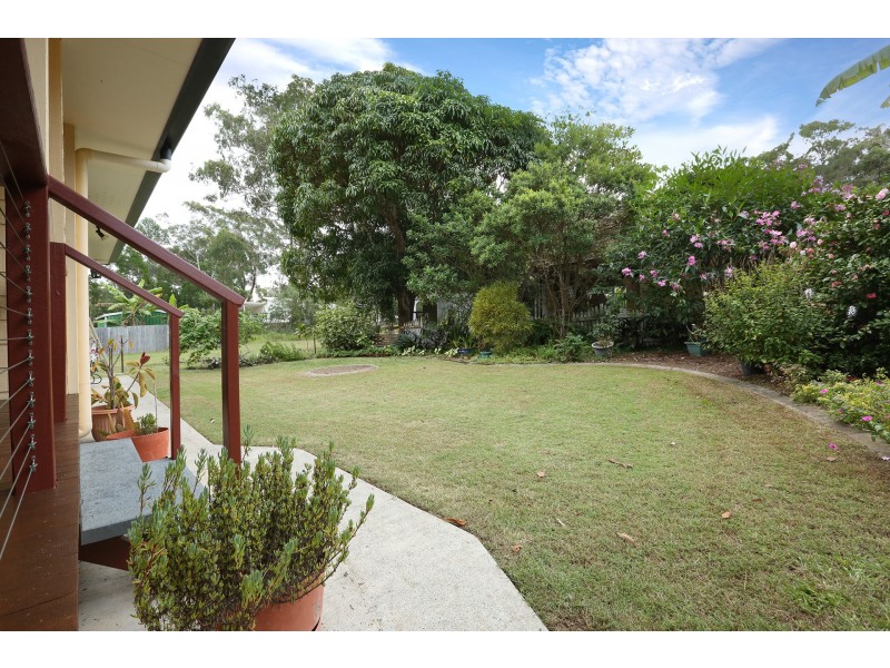 15 Borrows Street, Russell Island QLD 4184