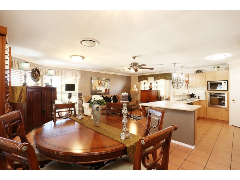 8 Bridgewater Road, Springfield QLD 4300