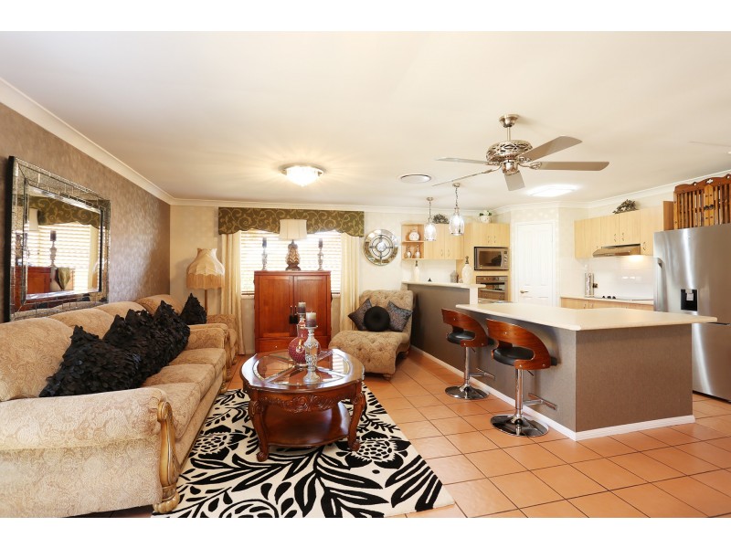 8 Bridgewater Road, Springfield QLD 4300