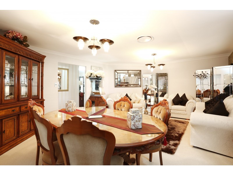 8 Bridgewater Road, Springfield QLD 4300