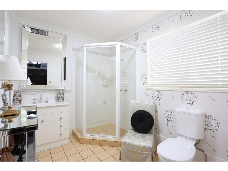 8 Bridgewater Road, Springfield QLD 4300