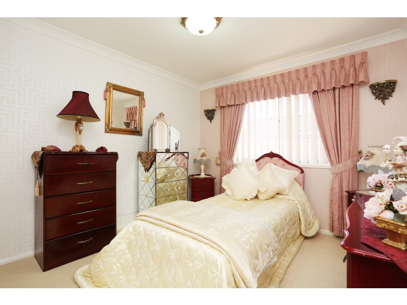 8 Bridgewater Road, Springfield QLD 4300