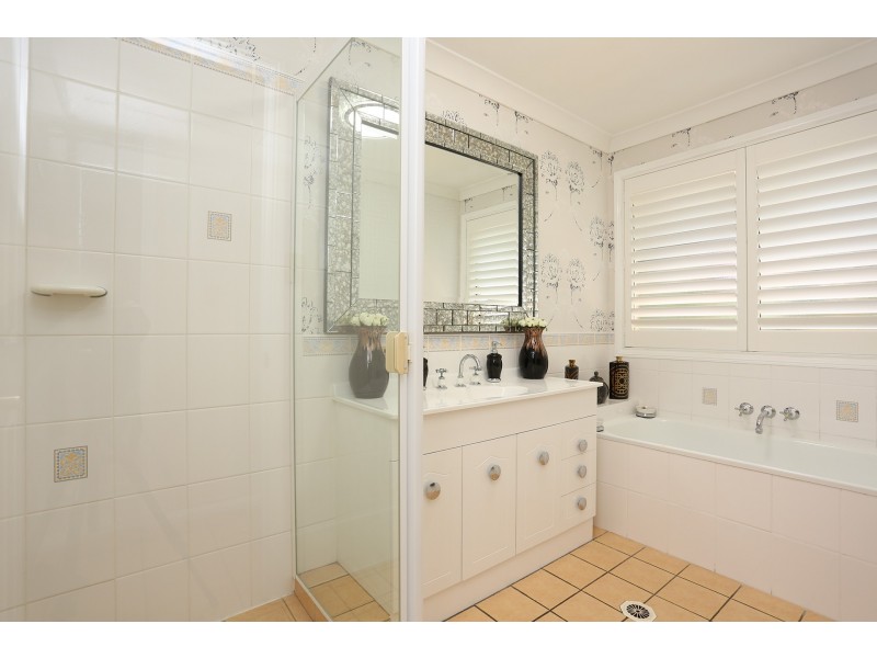 8 Bridgewater Road, Springfield QLD 4300