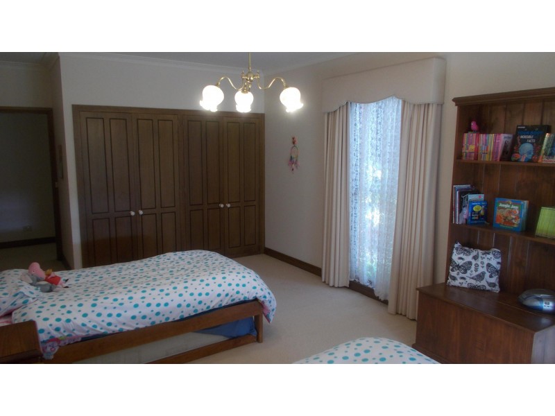 136 Remembrance Drive, Cardigan VIC 3352