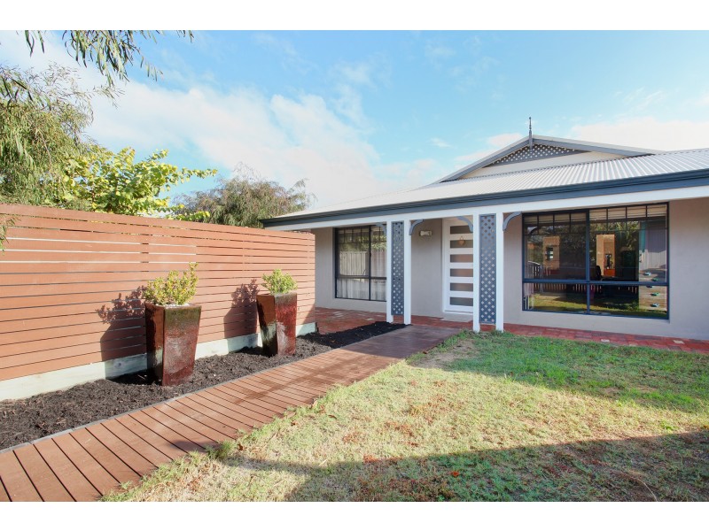 7 Cariati Close, Secret Harbour WA 6173