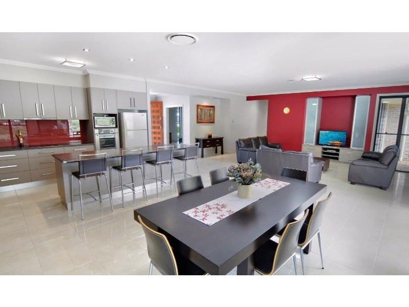 15 Jack Holt Place, Mount Crosby QLD 4306