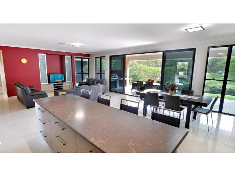 15 Jack Holt Place, Mount Crosby QLD 4306