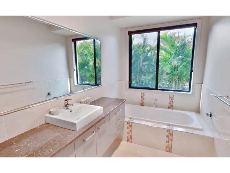 15 Jack Holt Place, Mount Crosby QLD 4306