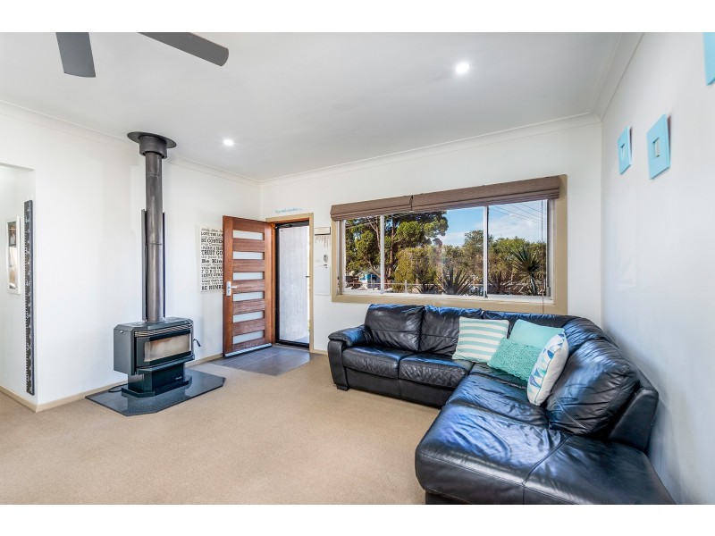 8 Ada Street, Mount Hutton NSW 2290