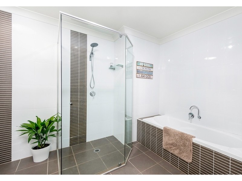 8 Ada Street, Mount Hutton NSW 2290