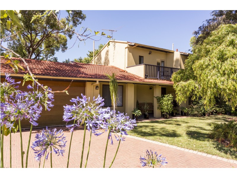 12 Stone Court, Kardinya WA 6163