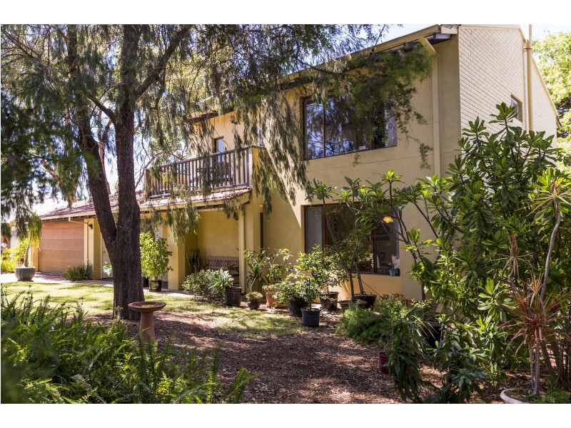 12 Stone Court, Kardinya WA 6163