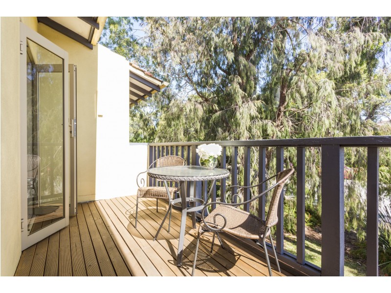 12 Stone Court, Kardinya WA 6163