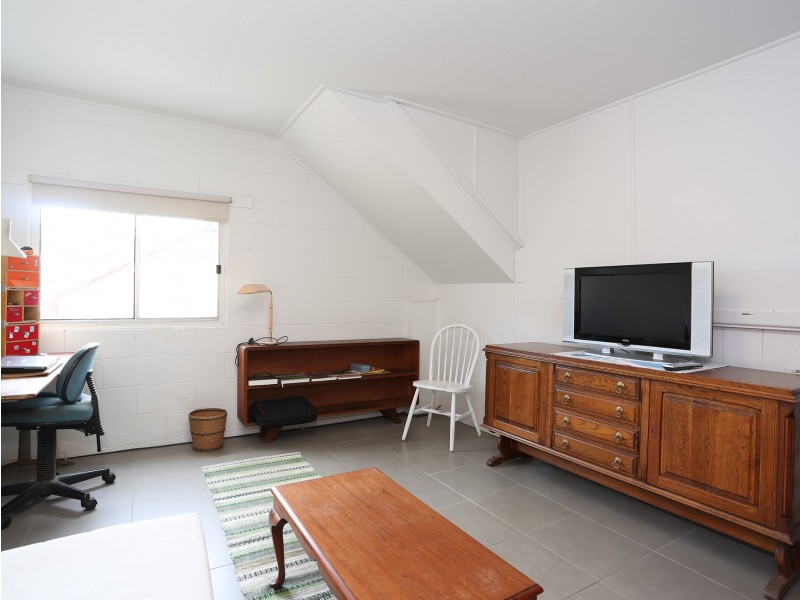 17 Heydon Avenue, Labrador QLD 4215