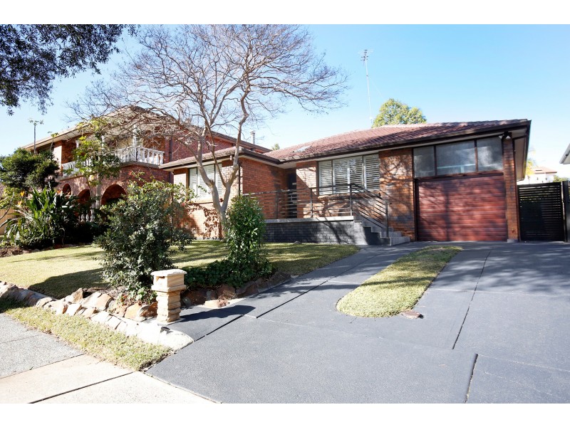 44 Corio Road, Prairiewood NSW 2176