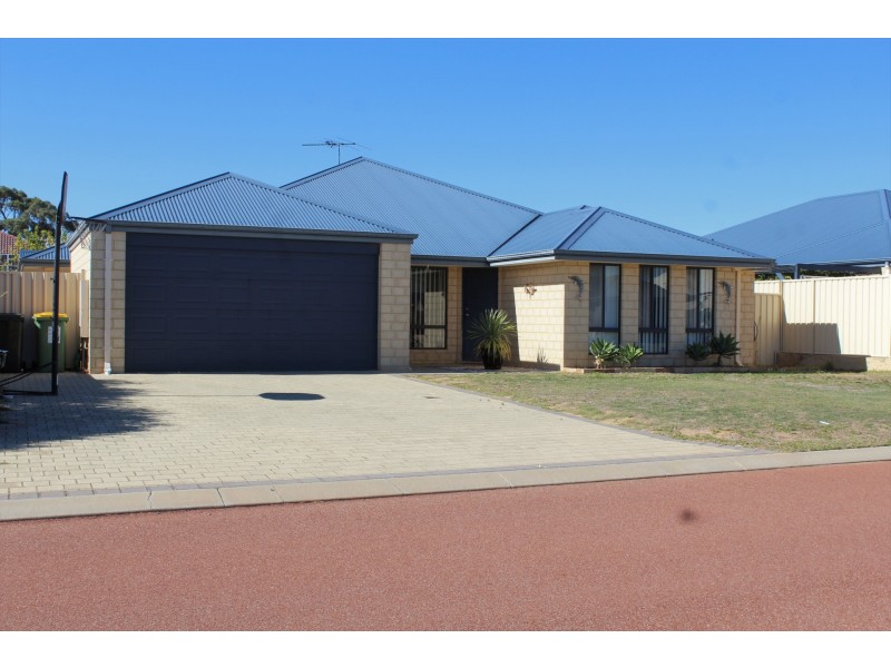 11 Tandure Heights, Lakelands WA 6180