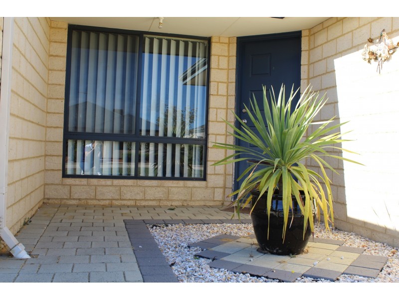 11 Tandure Heights, Lakelands WA 6180