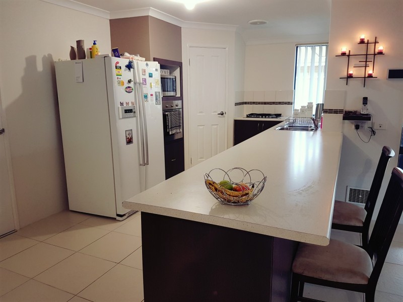 11 Tandure Heights, Lakelands WA 6180