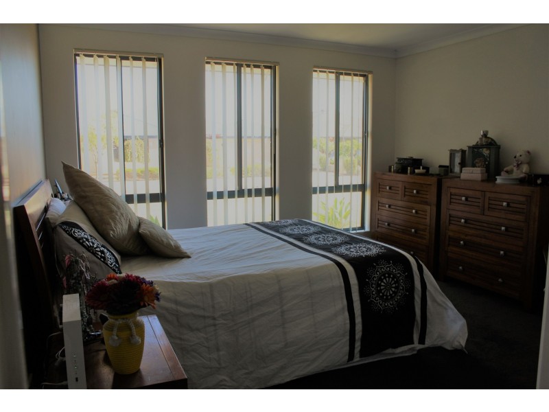 11 Tandure Heights, Lakelands WA 6180