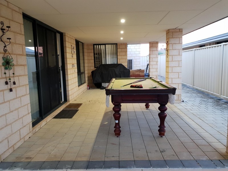 11 Tandure Heights, Lakelands WA 6180