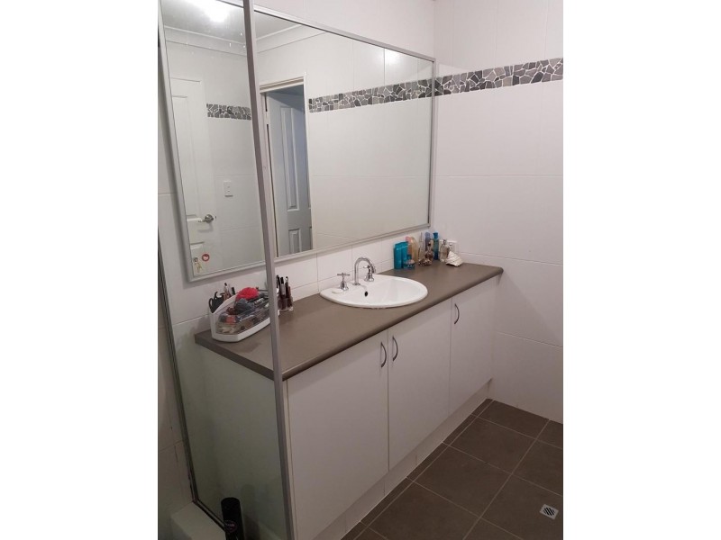 11 Tandure Heights, Lakelands WA 6180