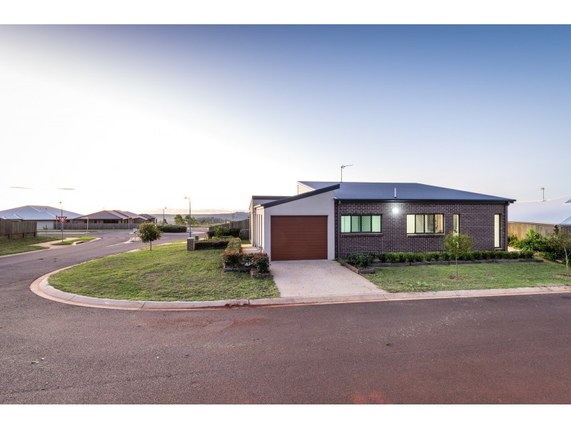4 Farrer Street, Cranley QLD 4350