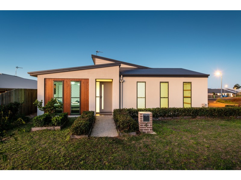 4 Farrer Street, Cranley QLD 4350