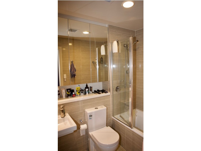 402/3 Waterways street, Wentworth Point NSW 2127