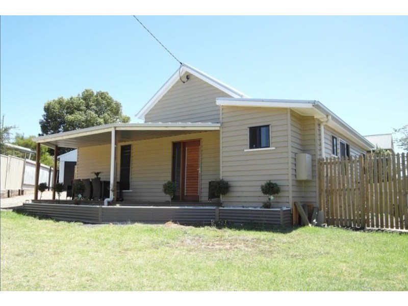 21 Tighe Street, Newtown QLD 4350