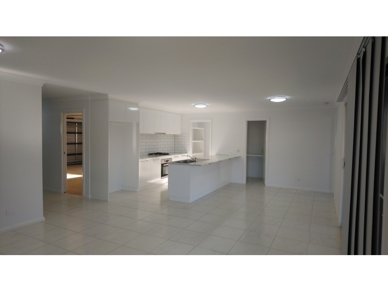 4 Ellerslie Street, Gobbagombalin NSW 2650