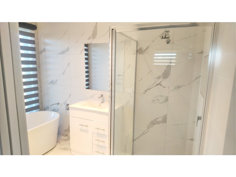 32 Ross Parkway, Gobbagombalin NSW 2650