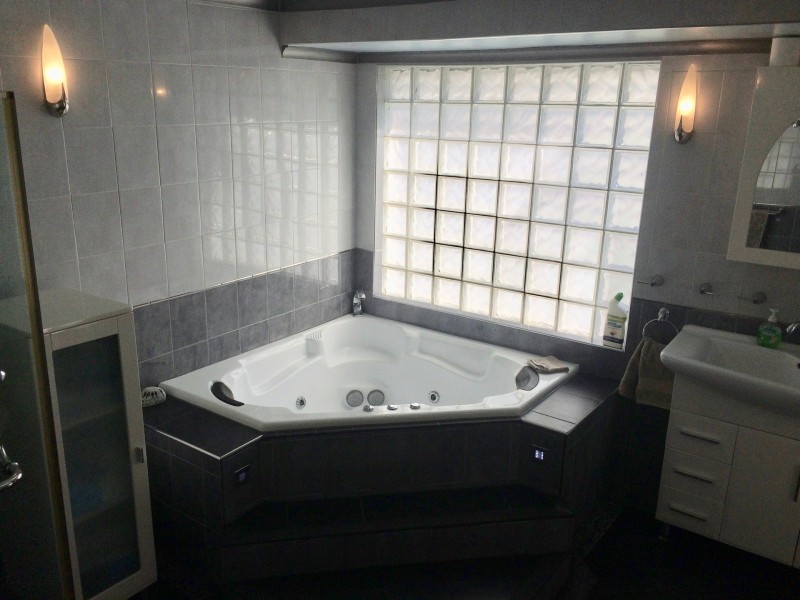 51 Balfour Crescent, Highland Park QLD 4211