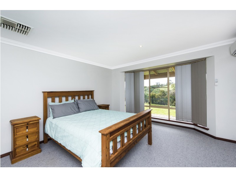 199 Ridgewood Loop, Bullsbrook WA 6084