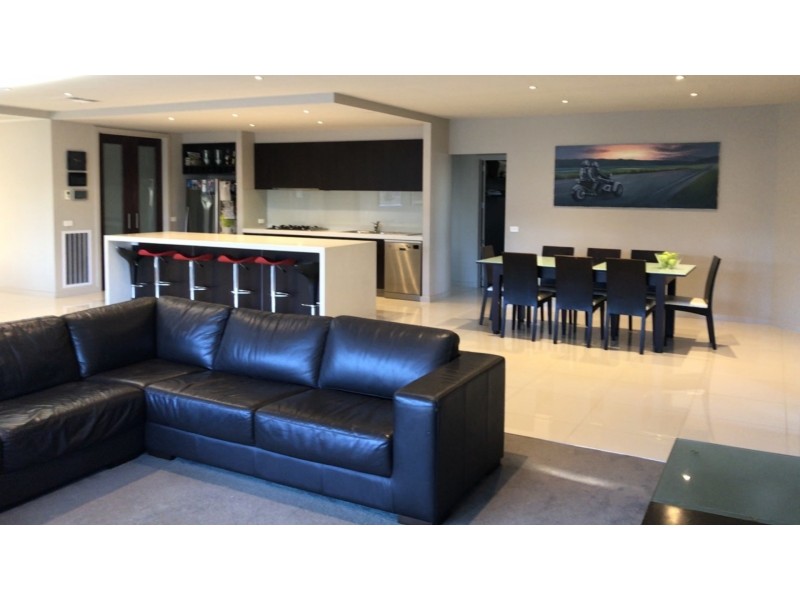 1 Samuel Close, Bell Park VIC 3215