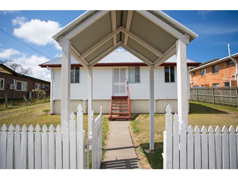 10 Meadow Street, North Mackay QLD 4740