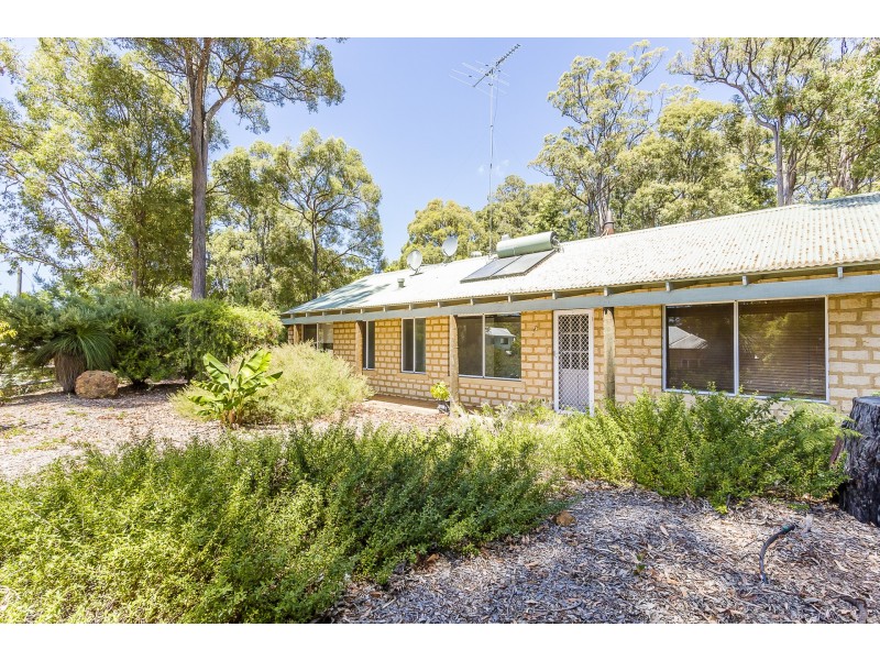 1 Begonia Court, Dwellingup WA 6213