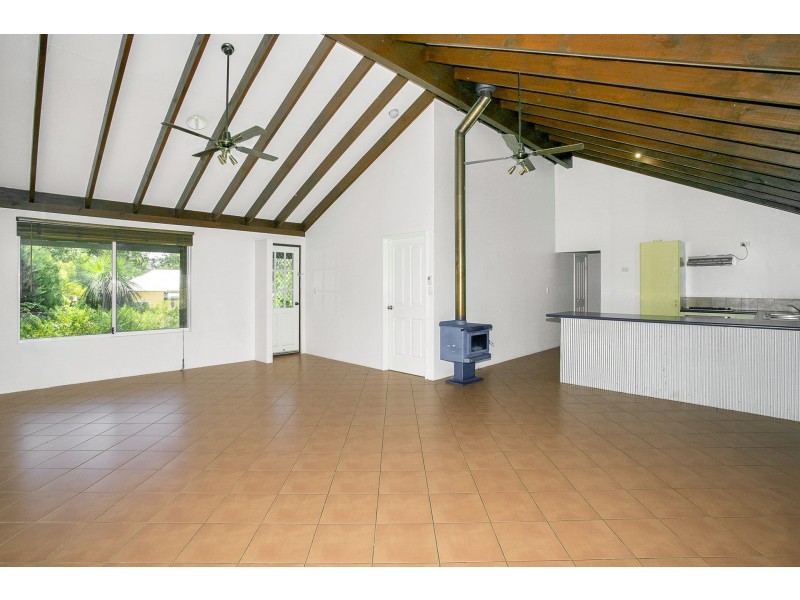 1 Begonia Court, Dwellingup WA 6213